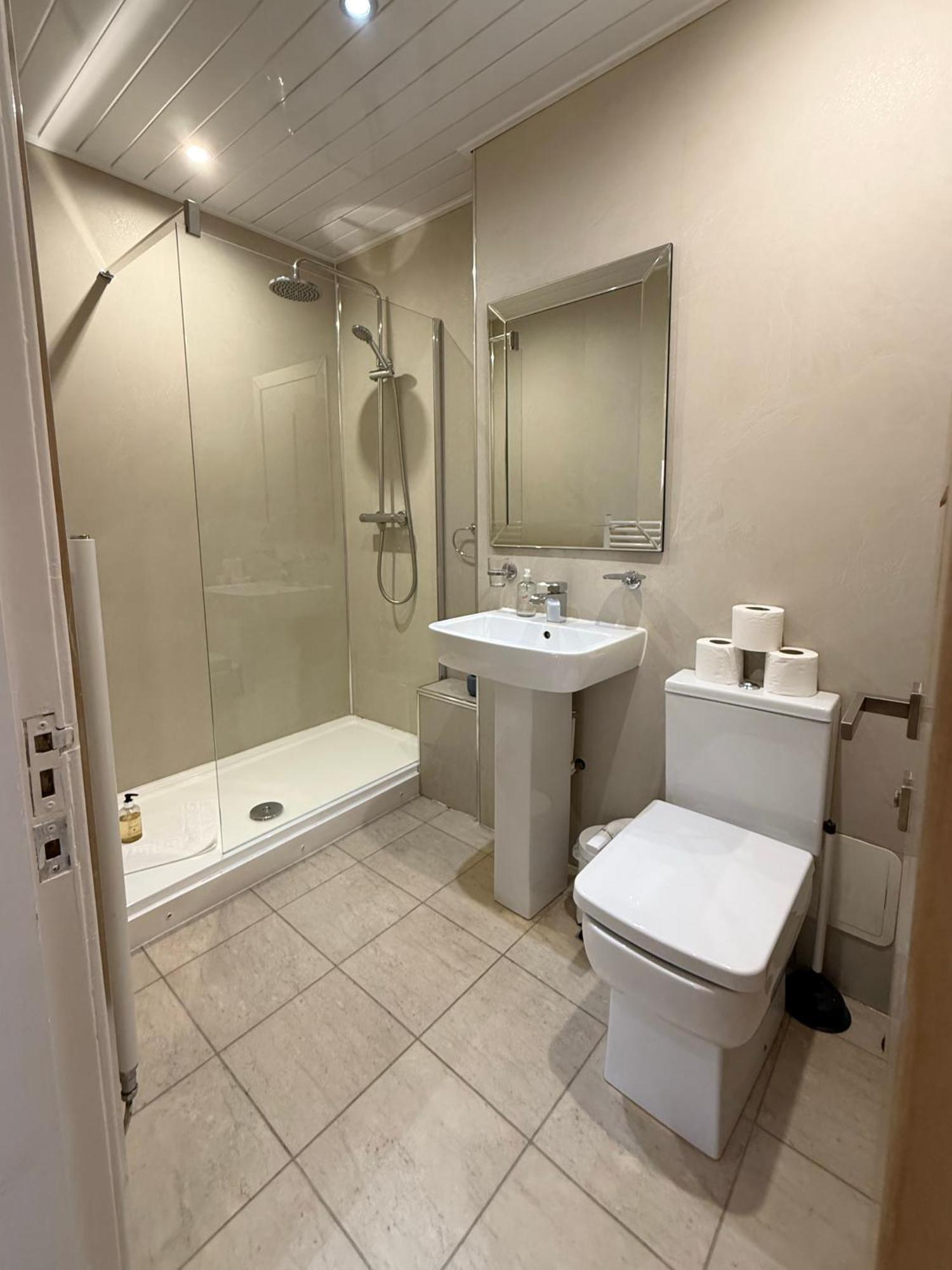 Rose Street Flat * Edinburgh